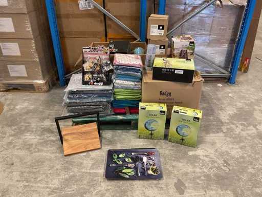 Lot de diverse bunuri de consum