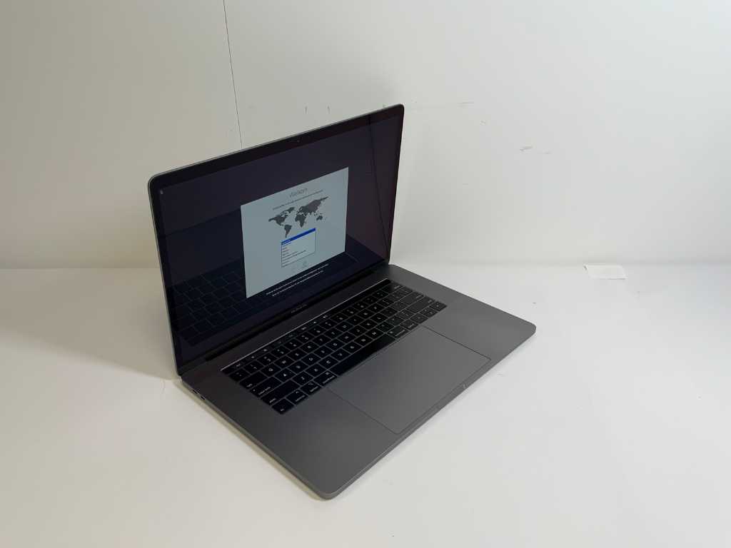 Apple MacBook Pro 15.4