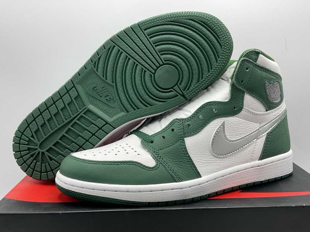 Nike Jordan 1 Retro High OG Gorge Green Sneakers 42 1/2