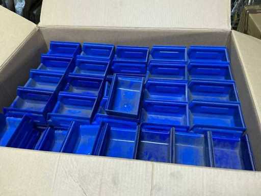Plastic stacking trays (160x)