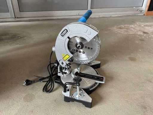 Hyundai Gehrkreissäge mit Laser 230V