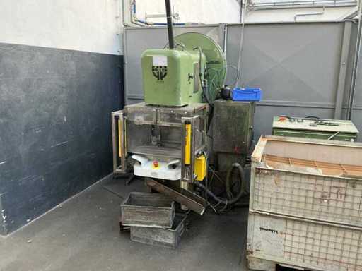 1989 MÜLLER 255VHR Excentrieke Pers