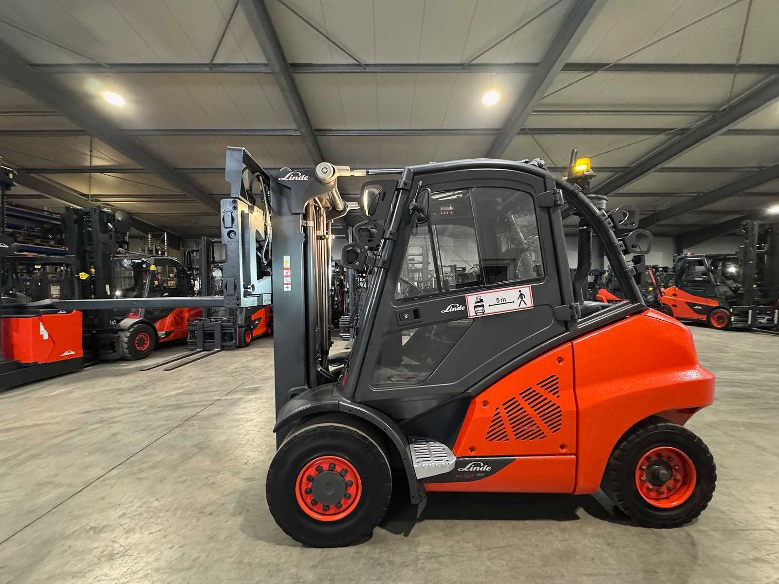 2019 UVV 01/2027 Linde H50D EVO 5.000kg Triplex 422cm 3.+4.+5. Valve Fork Adjuster + Telescopic Forks 135-235cm Diesel Forklift Forklift 16.716 hours