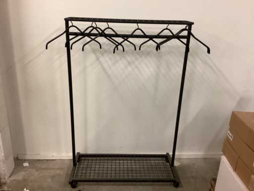 Wardrobe with 8 hangers