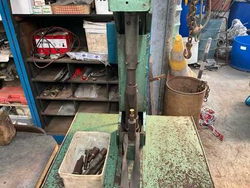 Machine à poinçonner des tampons pneumatiques WABCO Festo