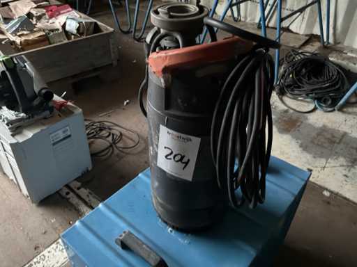 Submersible pump