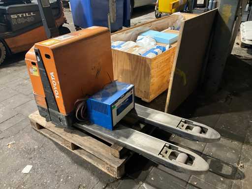 2000 Transpallet elettrico Toyota PM16