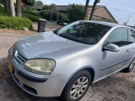 Volkswagen - Golf - 1,4 Ligne de tendance - 99-NP-DF