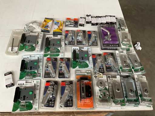 Mix kavel diverse merken hang- en sluitwerk