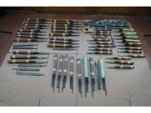   O mul?ime de râ?ni?e pentru prelucrarea metalelor