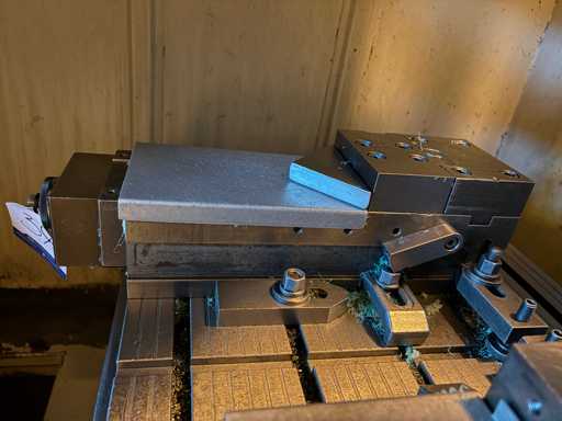 ALLMATIC Machine Vise