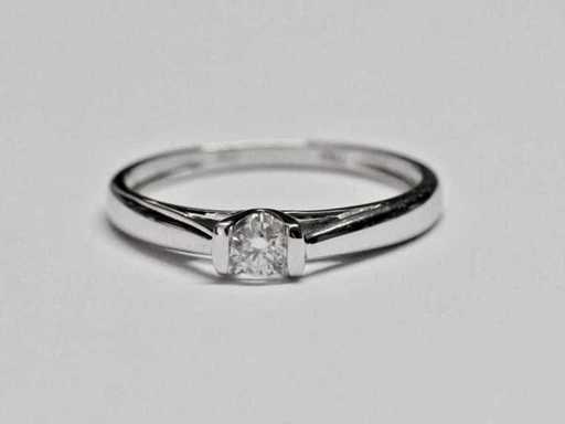 18 KT White gold Ring With Natural Diamond