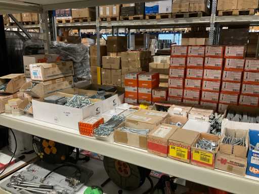 Divers matériaux de montage