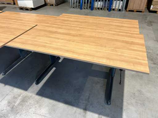 Ahrend - in hoogte verstelbaar - Desk