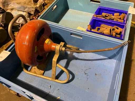 Déboucheur d’égouts avec ressort