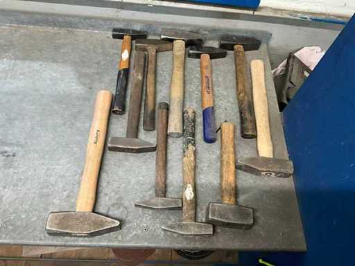 Partia różnych młotków (11x)