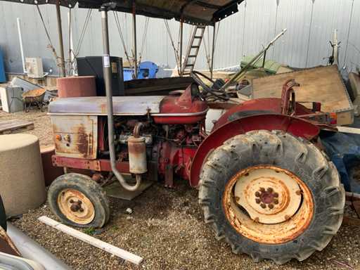 Tractorul Oldtimer