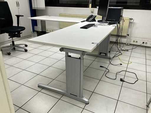 Lotto di arredamento per ufficio e ICT