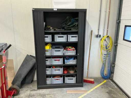 Mewaf Jalousientürschrank mit Gurten und Eckschutzfolien