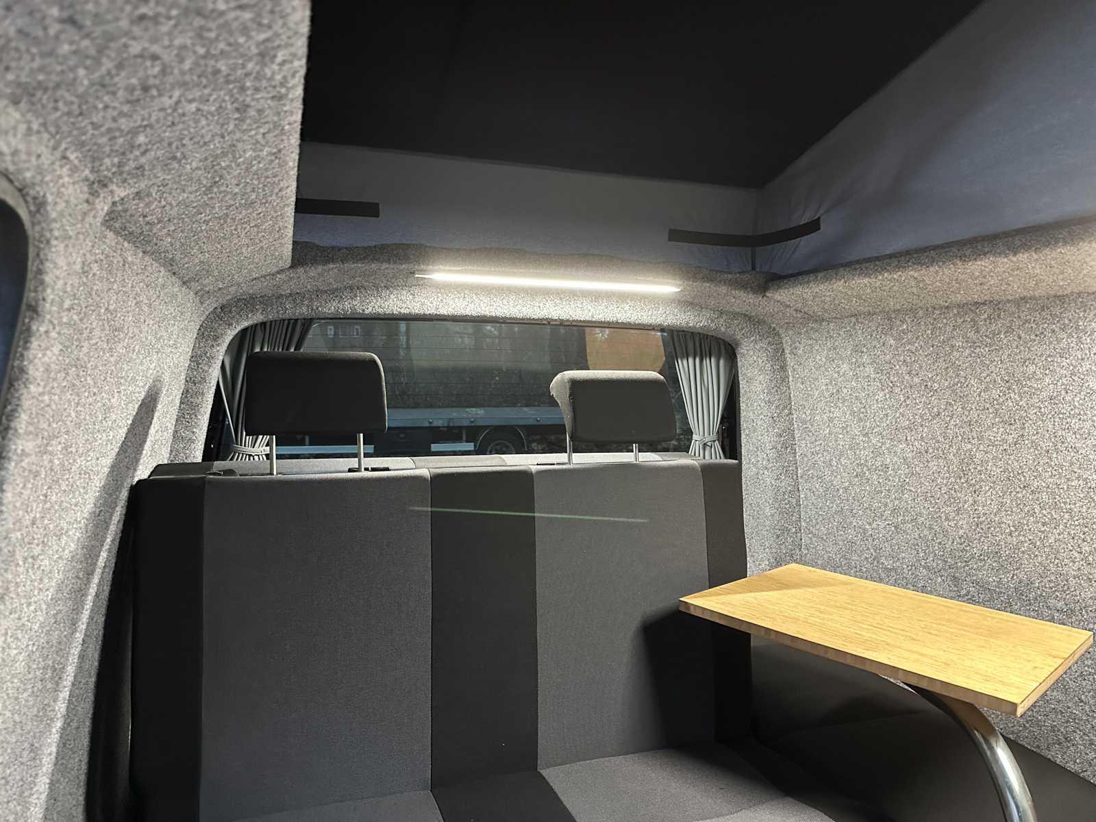 Volkswagen Transporter 7J0 T5 2.0 L1H1 84kW Camper 116pk 2012, HXR-32-F