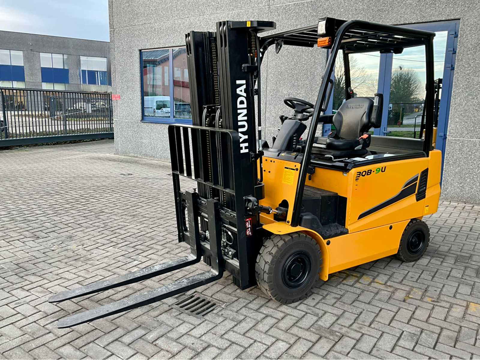 2022 Hyundai 30B-9U electric forklift 3000kg – unused