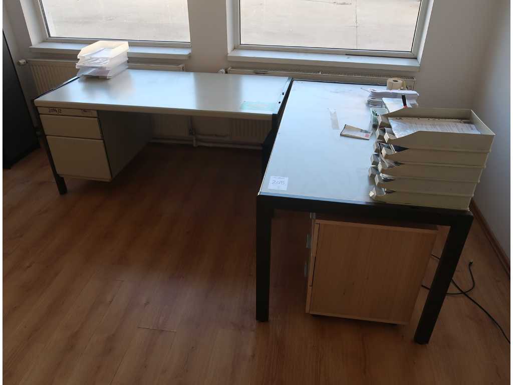 Office tables (2x)