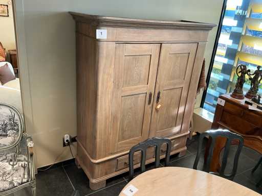 Masieve provinciale eiken kast