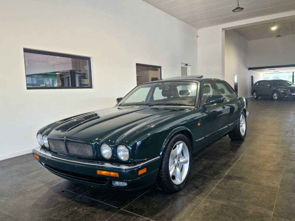 1995 Jaguar XJR Supercharger