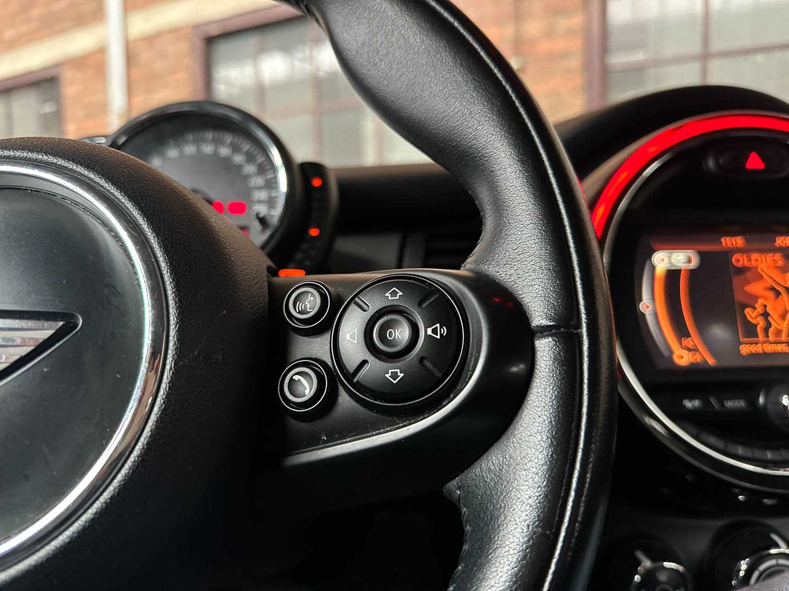 Mini Cooper 1.5 Business 136hp 2016 (Original-NL), KR-270-J