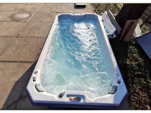 Balboa 10 persoons Zwemspa Jacuzzi en buitenspa