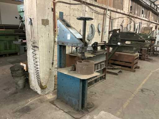 Mechanical screw press
