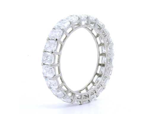 Anello in platino con 5.15 crt. diamante