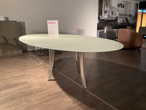 Joli Elyps ovaler Esstisch