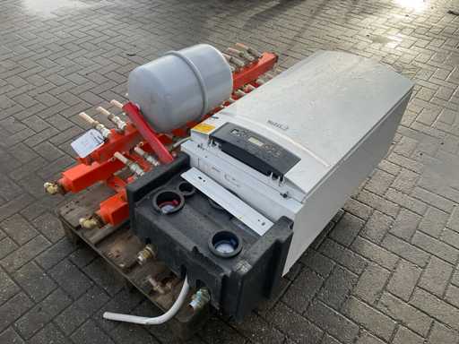 Sistema di riscaldamento centralizzato Nefit Topline HR50 con distributore a pavimento