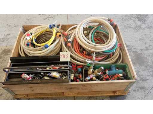 Assortiment waterslangen en fittingen compleet met aansluitingen