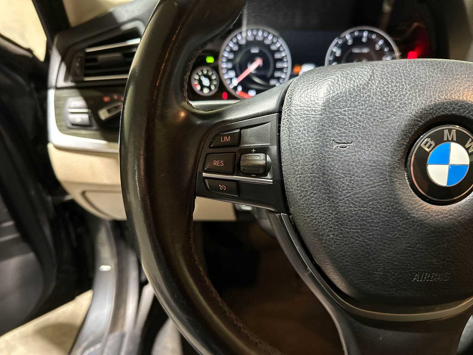 BMW 520i Luxury Edition 5-serie 181pk 2017 (Origineel-NL), NP-432-L