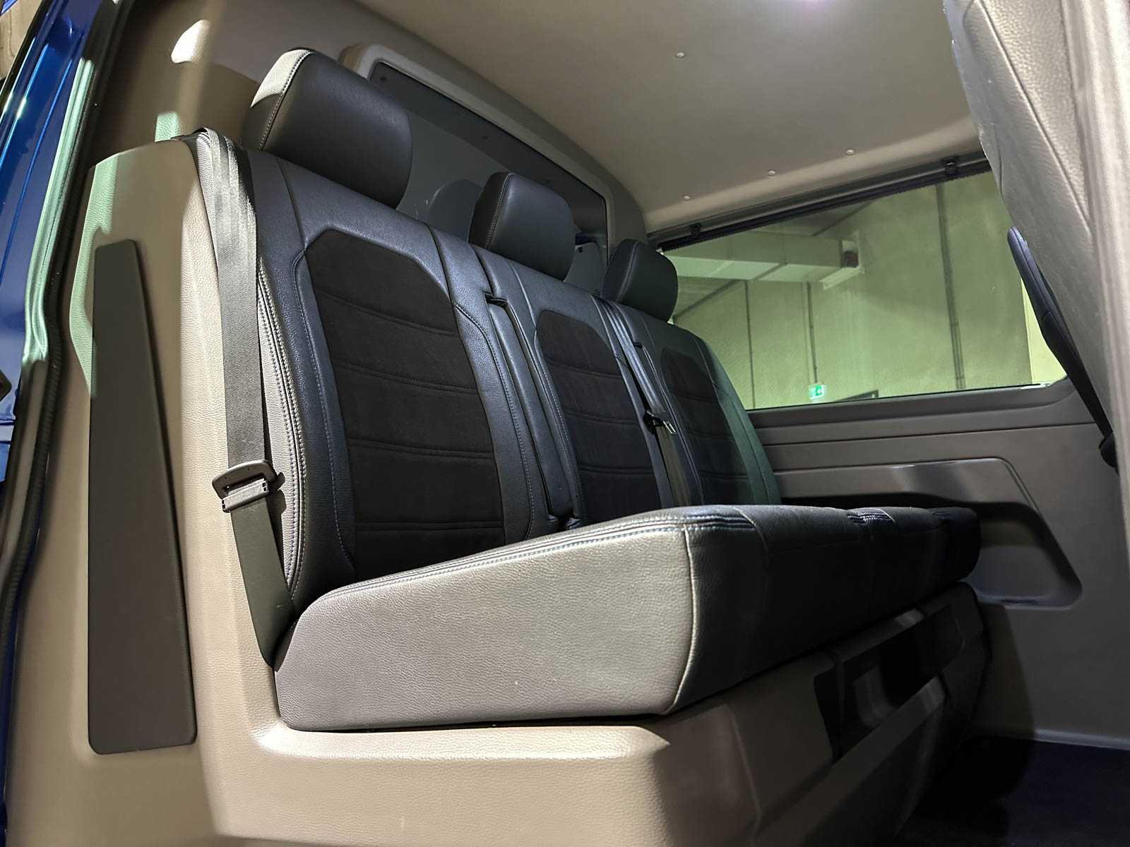 Volkswagen Transporter 2.0 TDI L2H1 30 DC 6-Persoons Highline 150pk 2020 (Origineel-NL), VGK-42-L Bedrijfswagen