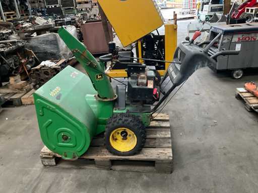John Deere 1032D Snowblower