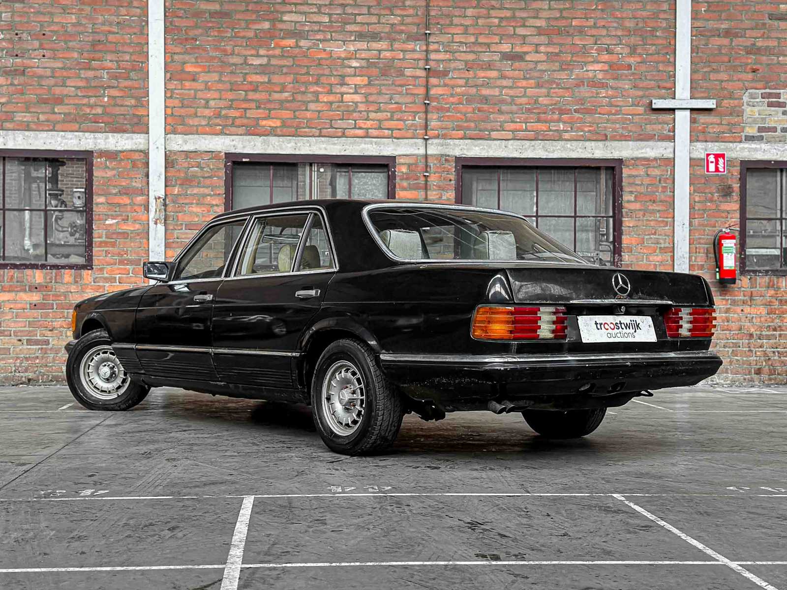 Mercedes-Benz 280 SEL 