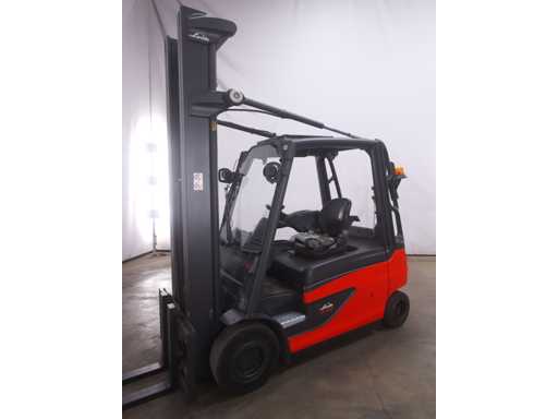 LINDE E30L-01 Forklift