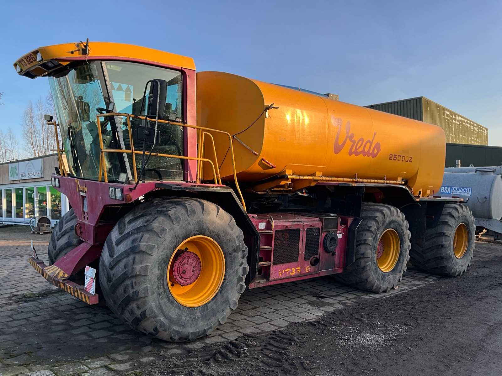 2001 Vredo VT3326 Self-propelled injector tank