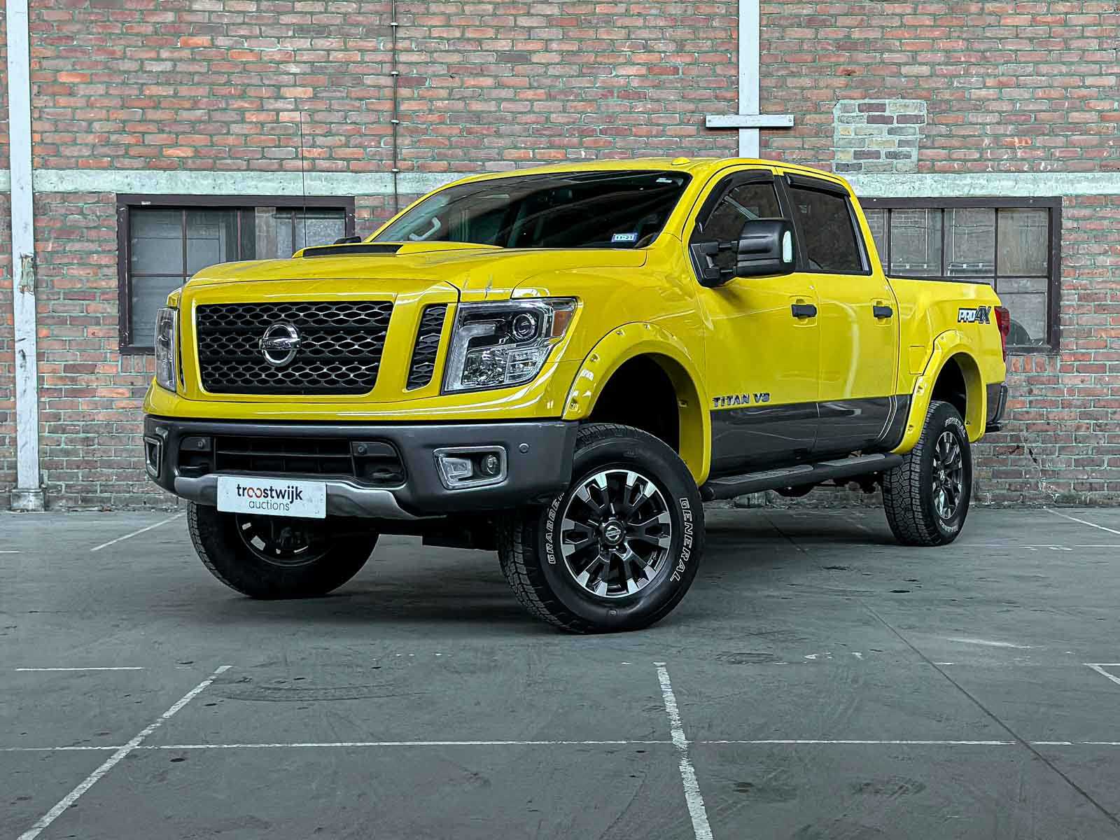 Nissan Titan PRO-4X 5.6 V8 396pk 2018