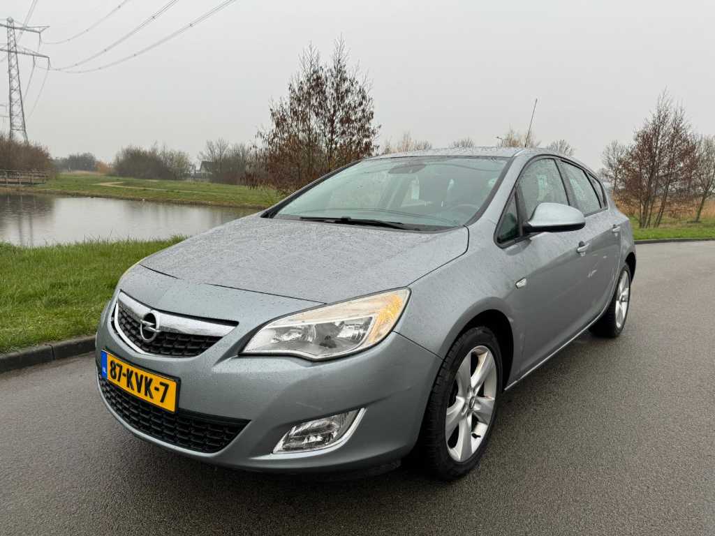 Opel Astra 1.4 Edition 5-drzwiowy 87-KVK-7