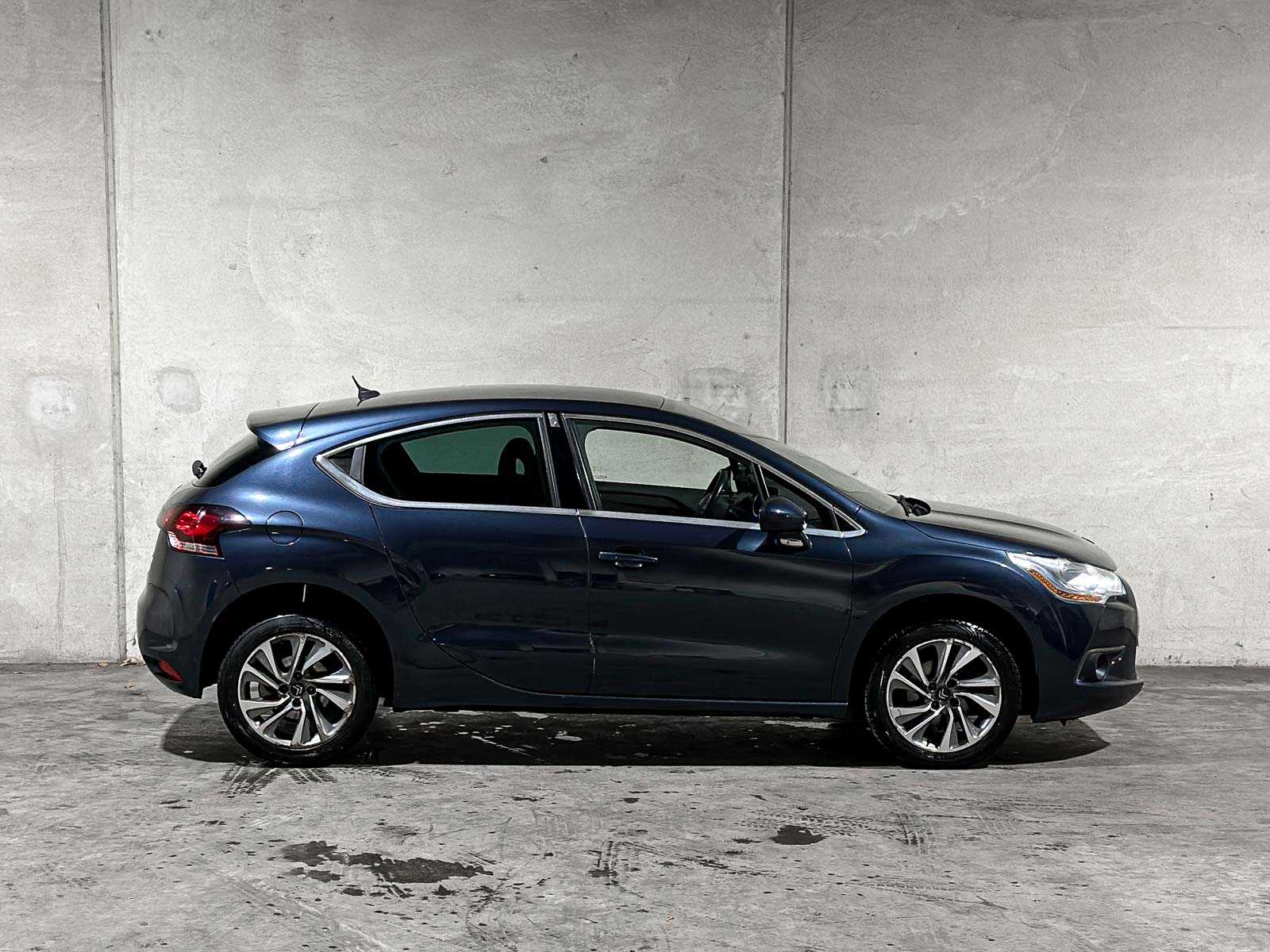 Citroen DS4 1.6 VTi So Chic 120pk 2011 (Origineel-NL), 32-RSX-3