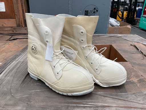 Extreme cold weather boots (40x)