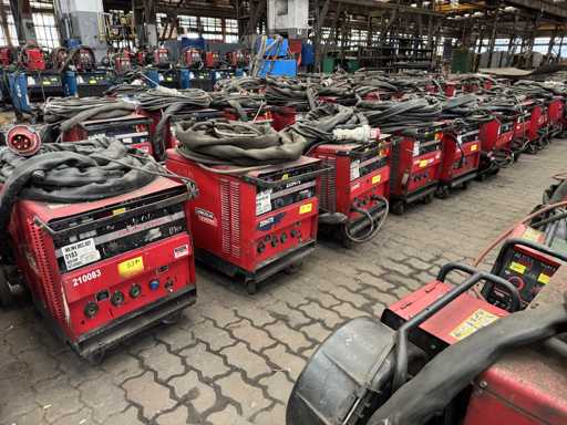 LINCOLN ELECTRIC IDEALARC CV400-I 5 industrial welders with wire feeder