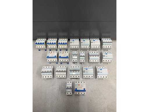 Chint, Hager - senza Chint NB310L, Hager MBN 616E - Componenti della scheda di distribuzione inclusi interruttori per perdita di terra e interruttori principali (20x)