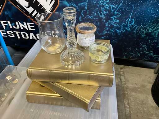 Theelichten en kandelaars