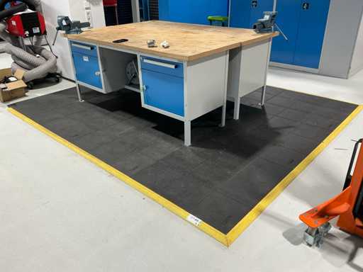 NOTRAX Plastic Floor Tiles