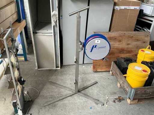 Bobina del tubo d'aria Madeko su palo in acciaio inox